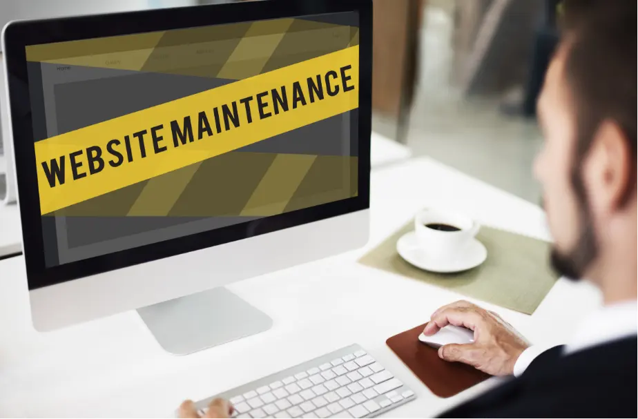 bandeau site en maintenance sur ordinateur